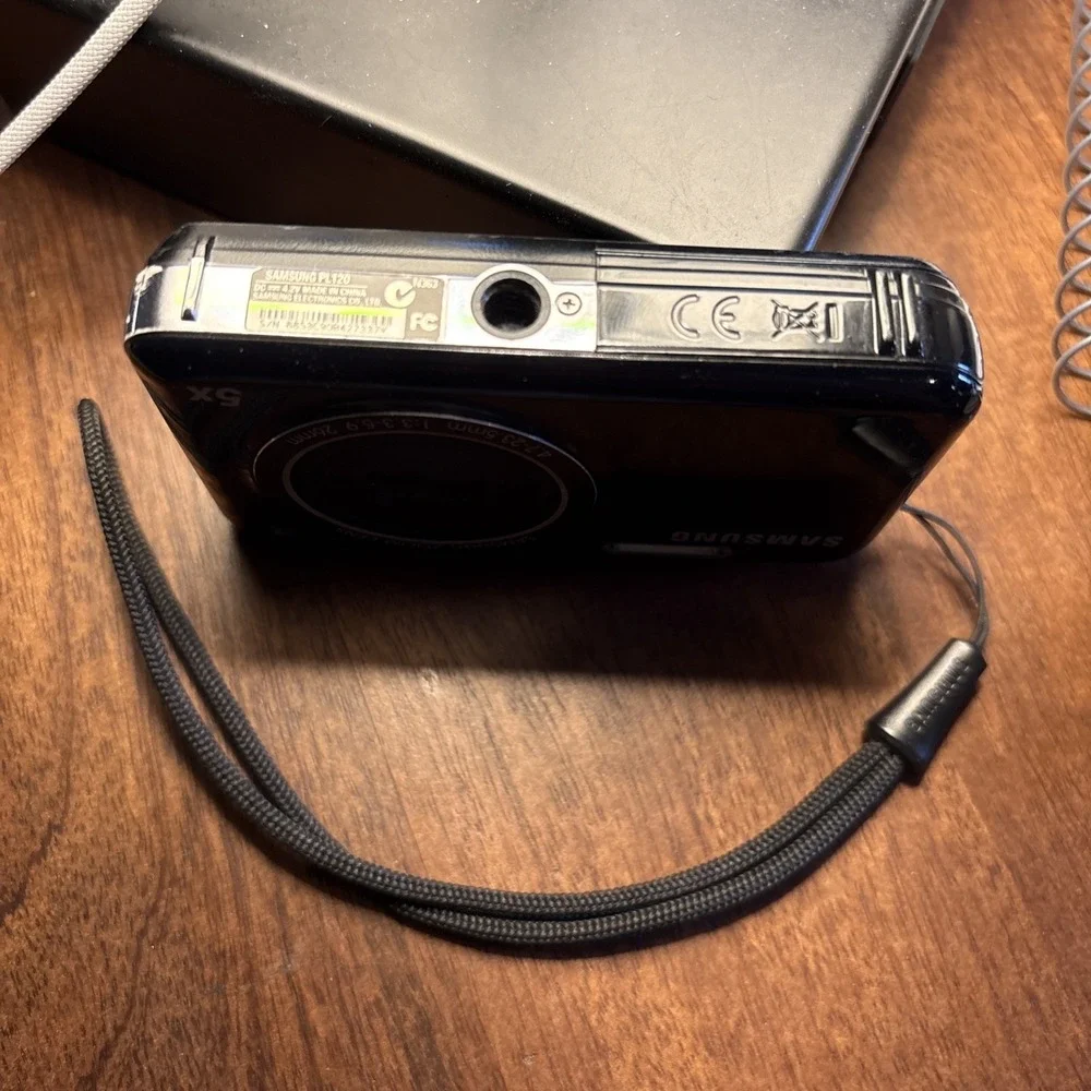 Samsung PL Series PL120 14.2MP Digital Camera Black AS IS Parts or Repair